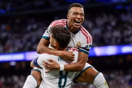 HLV Mourinho thắng nghẹt thở đội bóng cũ Inter Milan ở Champions League