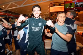 Arsenal chính thức vô địch Ngoại hạng Anh sau 22 năm