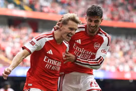 Man City bị Arsenal vùi dập ở trận tranh Siêu cúp