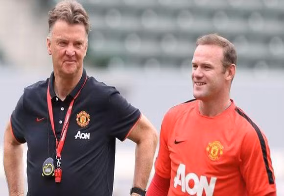 Louis van Gaal và Rooney đập tan tin đồn "chiến trạnh lạnh" ảnh 1