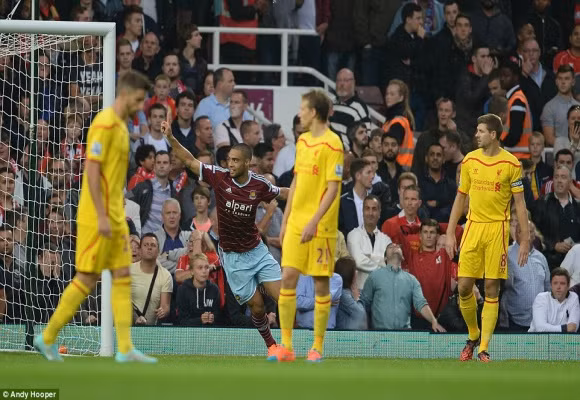 Ngả mũ trước siêu phẩm khiến Liverpool “ôm hận” ảnh 2