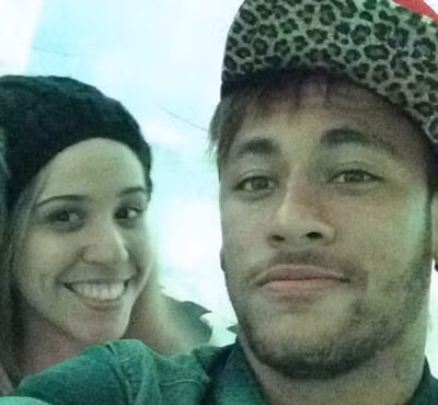 Mê mải Facebook và Instagram, Neymar lộ chuyện trốn tập ở Barca ảnh 4
