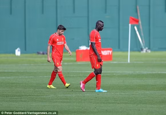“Ngựa quen đường cũ”, Balotelli đòi “tẩn” trọng tài ảnh 3