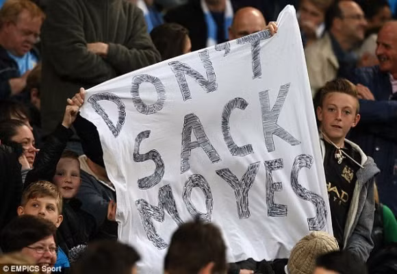 Fan Man City “nuối tiếc” khi David Moyes bị M.U sa thải ảnh 1