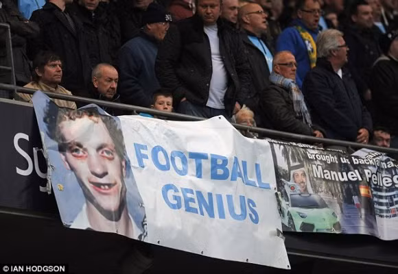 Fan Man City “nuối tiếc” khi David Moyes bị M.U sa thải ảnh 3