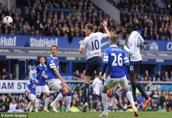 Ngược dòng đả bại Everton, Man City soán ngôi Liverpool ảnh 5