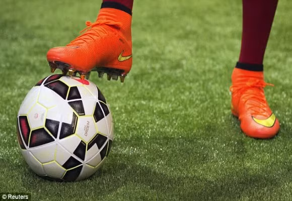 Sao trẻ tuyển Anh sành điệu cùng trào lưu giày thêu tại World Cup 2014 ảnh 3