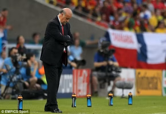 Địa chấn ở Maracana: Tây Ban Nha trở thành cựu vô địch thế giới ảnh 9