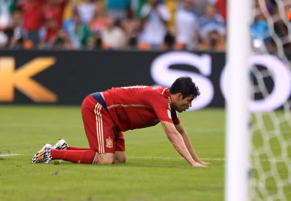 Địa chấn ở Maracana: Tây Ban Nha trở thành cựu vô địch thế giới ảnh 7