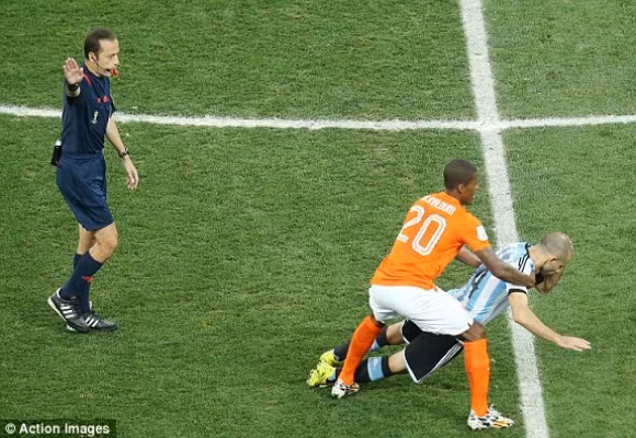 Sau 24 năm chờ đợi, Argentina vào chung kết gặp Đức ảnh 9