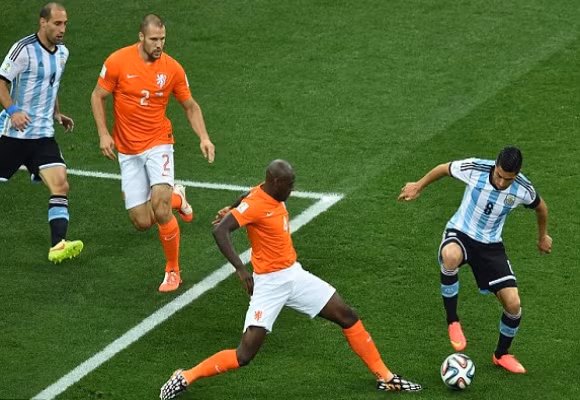 Sau 24 năm chờ đợi, Argentina vào chung kết gặp Đức ảnh 11