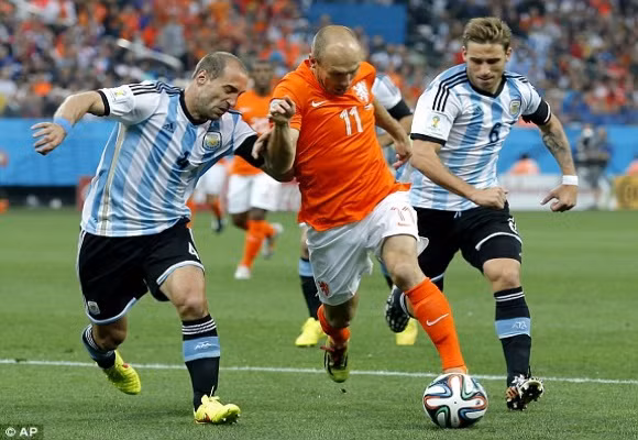 Sau 24 năm chờ đợi, Argentina vào chung kết gặp Đức ảnh 10