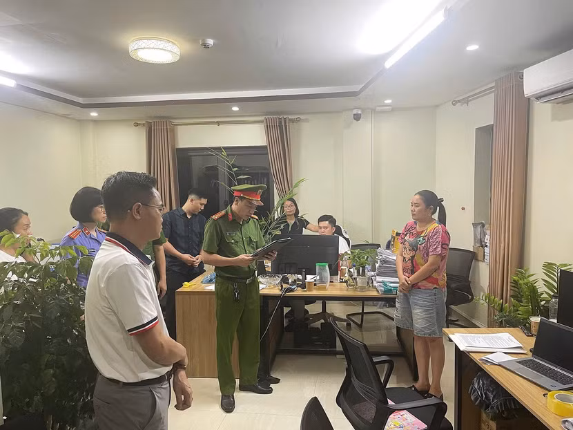Cơ quan Cảnh sát điều tra Công an tỉnh Lào Cai khám xét tại trụ sở Công ty Cổ phần Tập đoàn SapaTV.