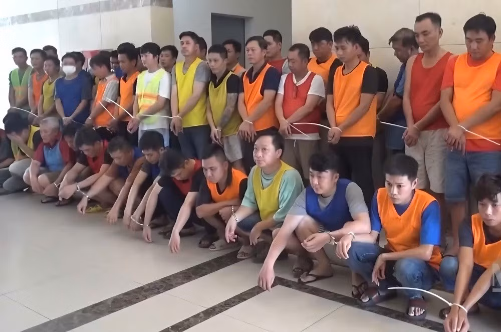 Điểm mặt những “con bạc khát nước” trong đường dây cá độ bóng đá “khủng”