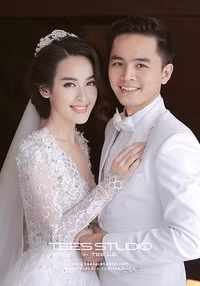 [ẢNH] Chiếc váy Nhã Phương diện trong đám cưới do ai thiết kế ?