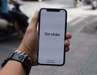 Người Việt 'săn lùng' iPhone X khắp nơi, gấp gáp xách tay về Việt Nam chốt lời