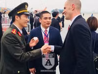 Toàn cảnh Tổng thống Mỹ Donald Trump rời cuộc họp thượng đỉnh, lên máy bay về nước
