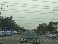 Toàn cảnh Tổng thống Mỹ Donald Trump rời cuộc họp thượng đỉnh, lên máy bay về nước