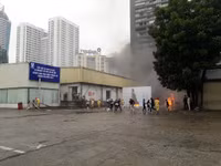 Hàng trăm công nhân tham gia diễn tập cứu nạn, cứu hộ đám cháy tại kho xưởng