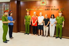 Triệt phá đường dây buôn lậu mua bán xe điện ba bánh xuyên biên giới