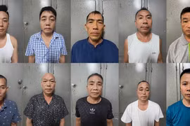 Khởi tố 10 đối tượng đánh bạc dưới hình thức 'chơi liêng'