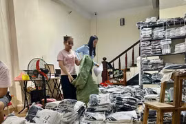 Chuyển hồ sơ vụ phát hiện 1.100 bộ quần áo giả Adidas sang cơ quan Công an 