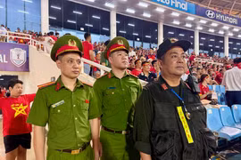 Hình ảnh Công an Hà Nội triển khai phương án đảm bảo an ninh trận chung kết Đội tuyển Việt Nam và Thái Lan