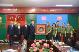 Công an Hà Nội tăng cường hợp tác quản lý xuất nhập cảnh với thành phố Quảng Châu