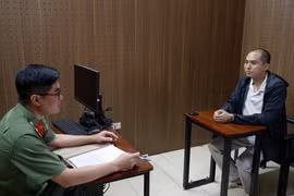 Bắt đối tượng giúp sức Tổng Giám đốc vận chuyển trái phép hơn 80 tấn phóng xạ