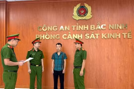 Khởi tố đối tượng làm giả giấy tờ để trục lợi chính sách mua nhà ở xã hội