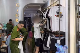 Khởi tố chủ cơ sở kinh doanh thời trang giả mạo các thương hiệu nổi tiếng
