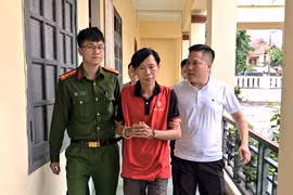 Bắt đối tượng dùng dao chém vợ và mẹ vợ 