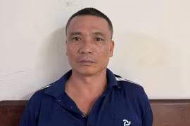 Tạm giữ đối tượng ném vỡ kính chắn gió xe ôtô của người dân