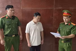  Khởi tố bị can xâm phạm quyền tác giả, quyền liên quan