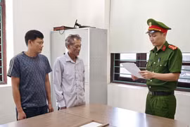 Khởi tố 2 bố con tháo và lắp đặt trái phép nhiều thiết bị VMS