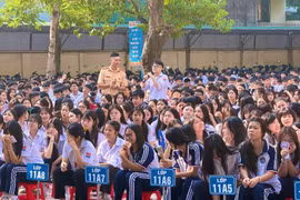 Tuyên truyền pháp luật giao thông cho 1.600 học sinh