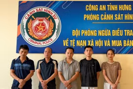 Khởi tố 5 đối tượng rửa tiền, đánh bạc trên không gian mạng