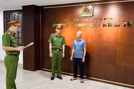 Khởi tố Giám đốc Công ty sản xuất 'Nem chua rán Hà Nội' giả