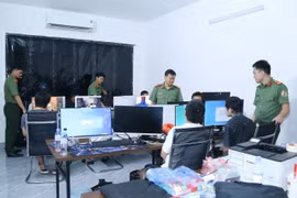 Bắt giữ 11 đối tượng người nước ngoài lừa đảo chiếm đoạt tài sản