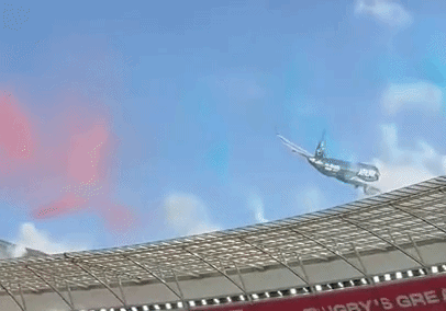khngithttimkhi2mybaychkhchbaystmisnvnng1-ezgifcom-video-to-gif-converter-7.gif