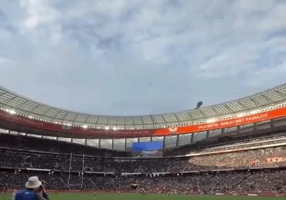 khngithttimkhi2mybaychkhchbaystmisnvnng1-ezgifcom-video-to-gif-converter.gif