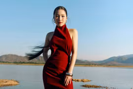 Hương Tràm công bố concert "Phao cứu sinh" kể về hành trình "giữ lửa" âm nhạc