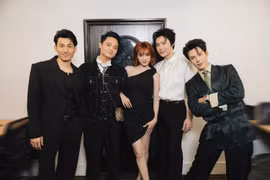 “Gia tộc” Running Man đến chúc mừng Anh Tú Atus ra mắt phim “Án mạng xém hoàn hảo” 