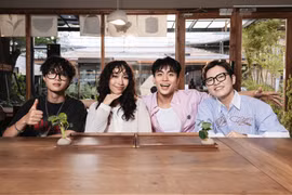 Mono tự lập quán trà, mang dàn khách mời siêu “hit” đến