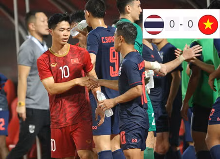 [ẢNH] 'Messi Việt' hội ngộ 'Messi Thái' sau trận hòa không bàn thắng