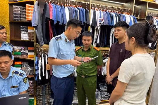 Chuyển cơ quan điều tra vụ việc kinh doanh quần áo giả mạo nhãn hiệu nổi tiếng