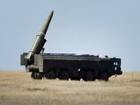 [ẢNH] Biên chế hàng loạt Iskander-M, Nga ngầm gửi thông điệp rắn đến đối thủ