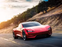 Tesla ra mắt dòng xe tải chạy điện lớn nhất thế giới