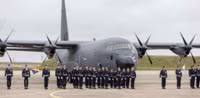 [ẢNH] ‘Lực sĩ’ C-130J Super Hercules ‘ngã sấp mặt’ ngay khi chuẩn bị cất cánh