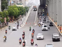 Cận cảnh đường vành đai 2 trên cao tại Hà Nội